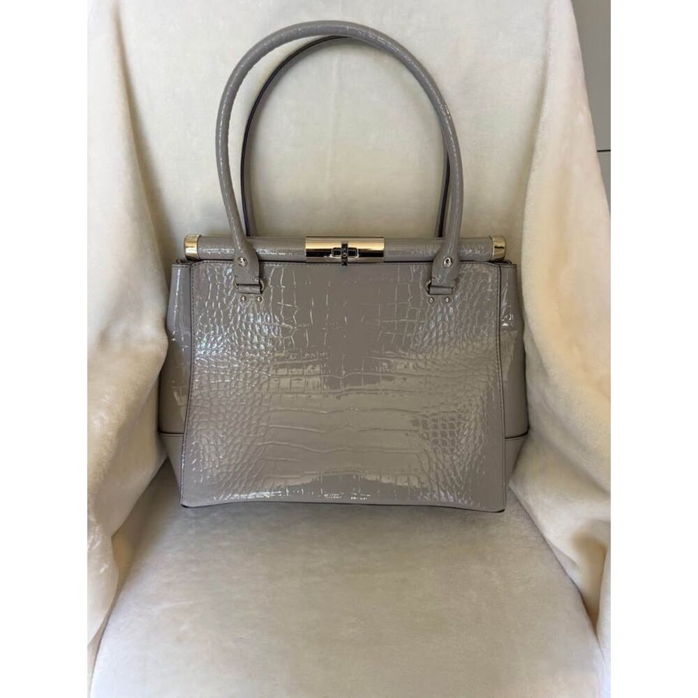 Kate Spade purse VERY lightly used and clean Original receipt